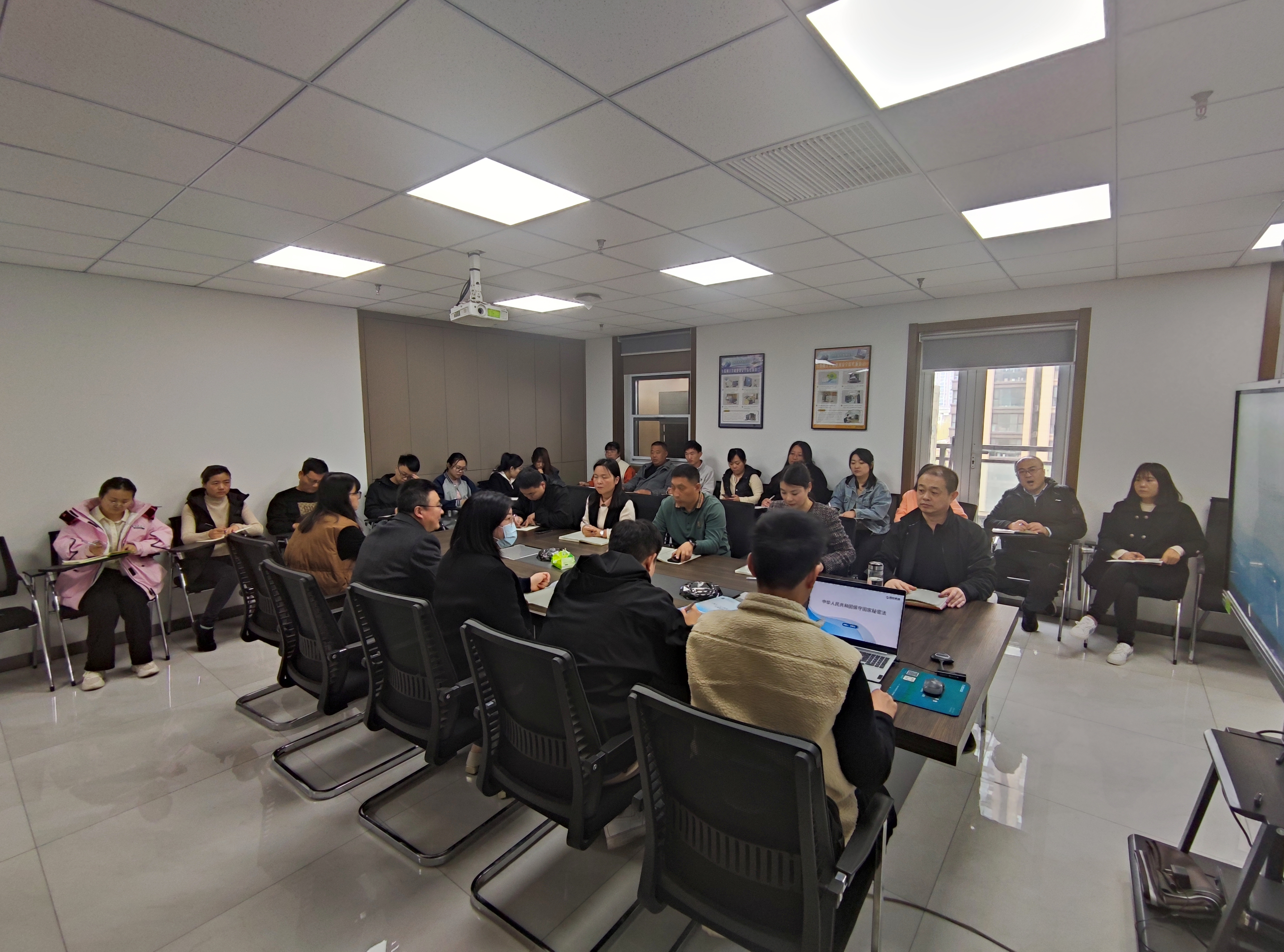 1712454848202065.jpg 1712454848202065.jpg